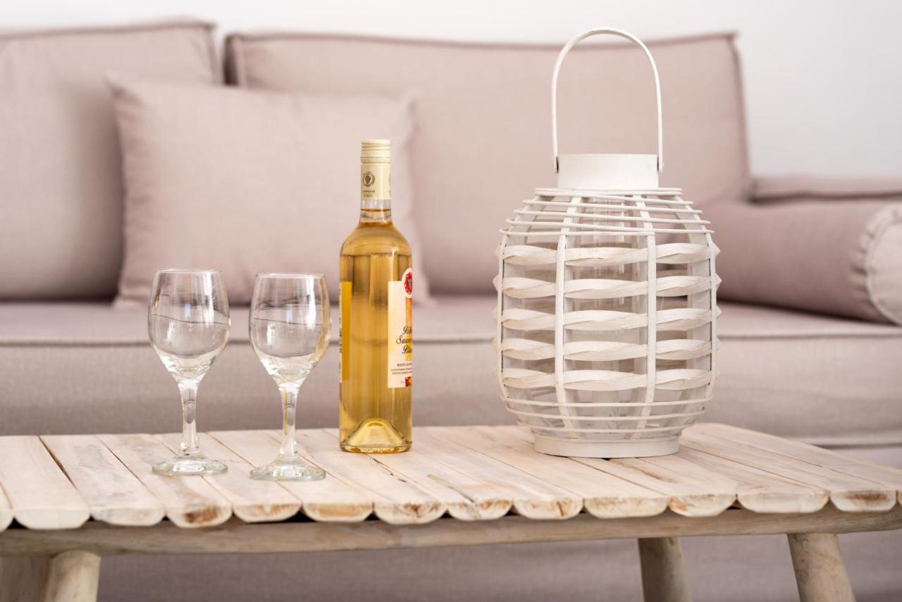 Aerenia Luxury Suites 카르테라도스 외부 사진