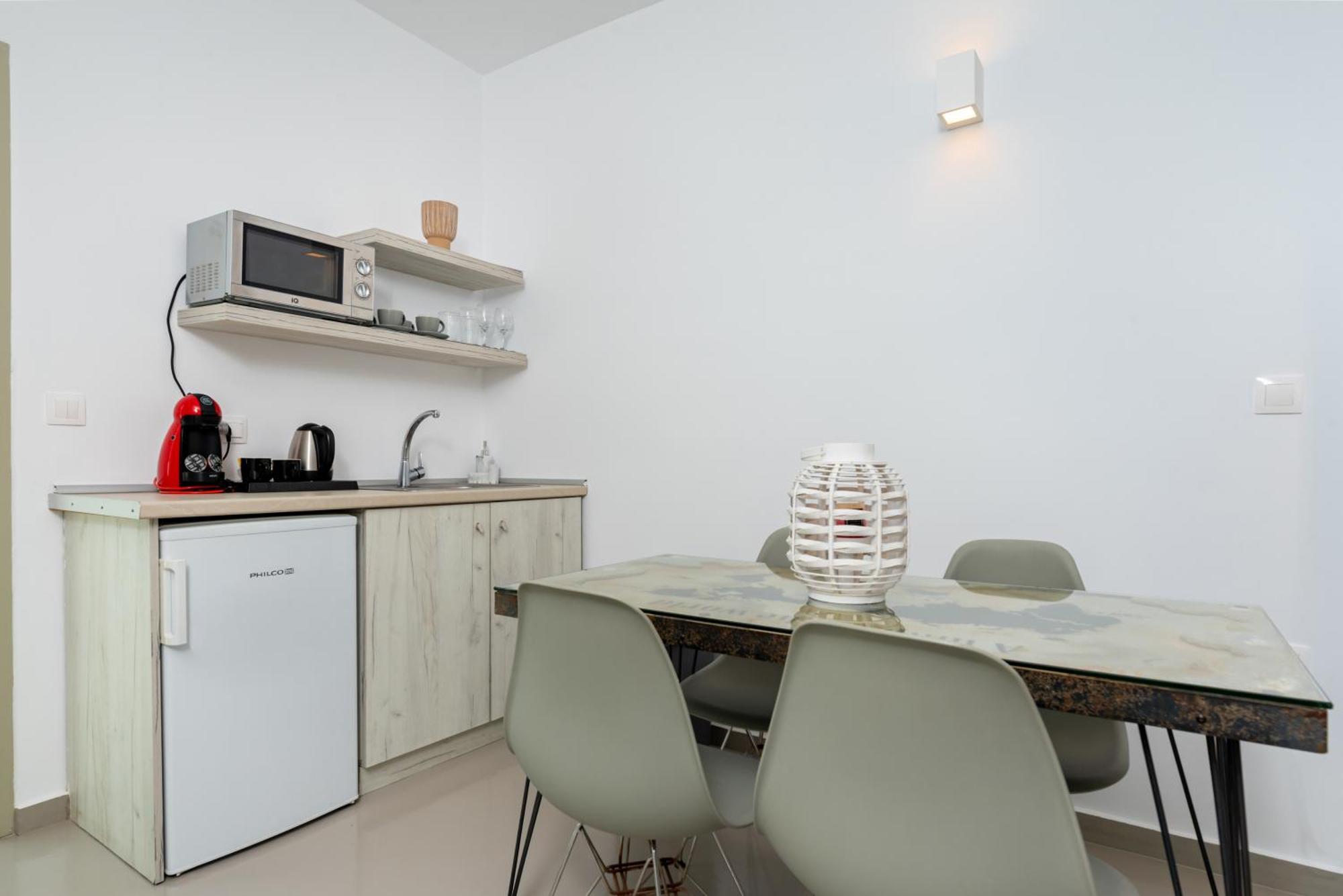 Aerenia Luxury Suites 카르테라도스 외부 사진