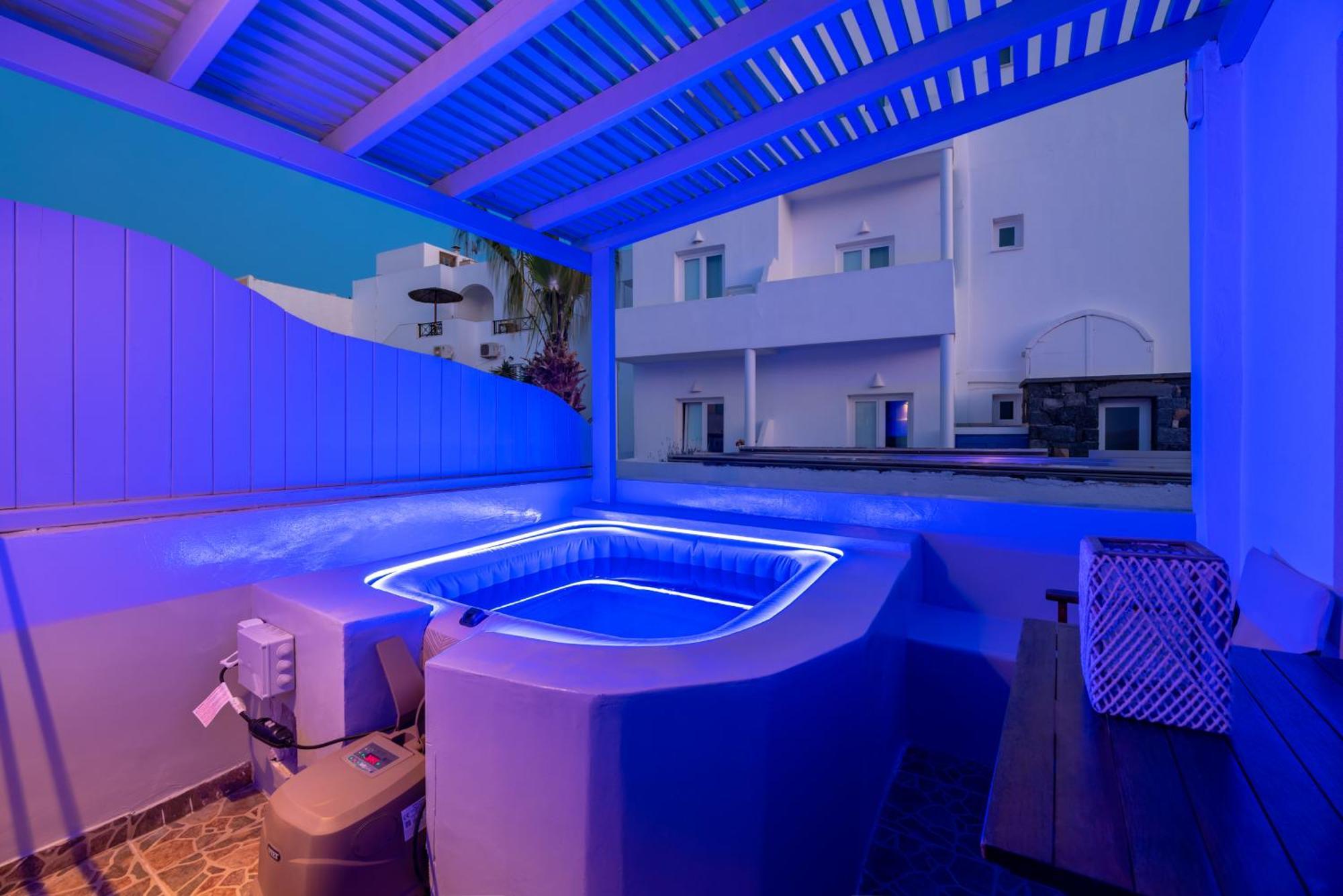 Aerenia Luxury Suites 카르테라도스 외부 사진